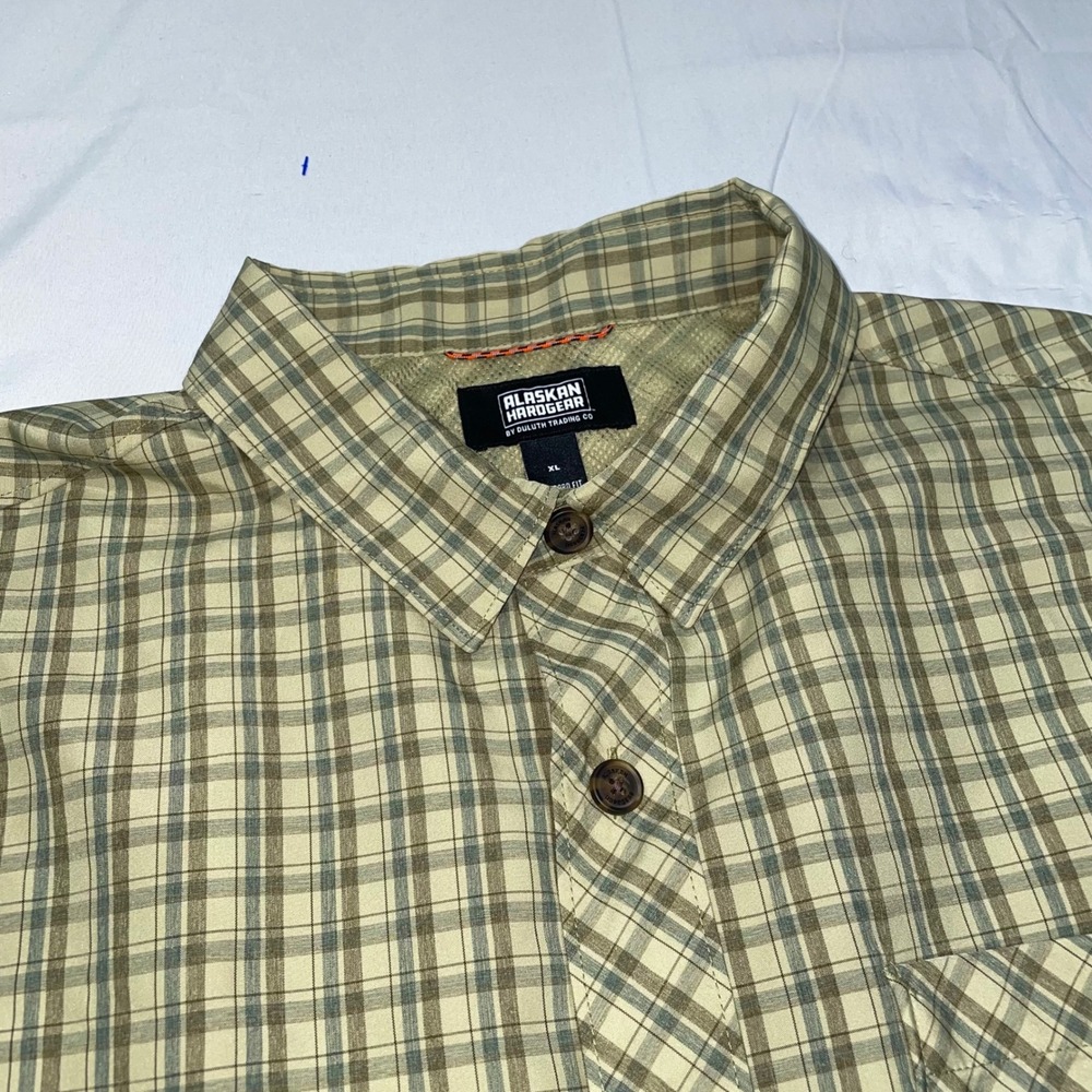 Alaskan Hardgear Duluth Trading Co Mens XL Plaid Short Sleeve Hiking Shirt Tan